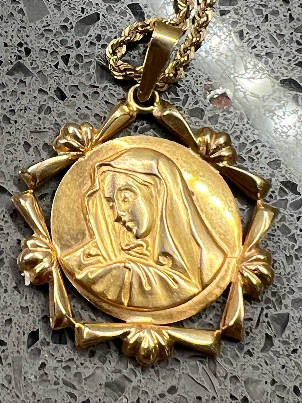 gold Virgin Mary pendant with 14k robe chain antique - Picture 4 of 10